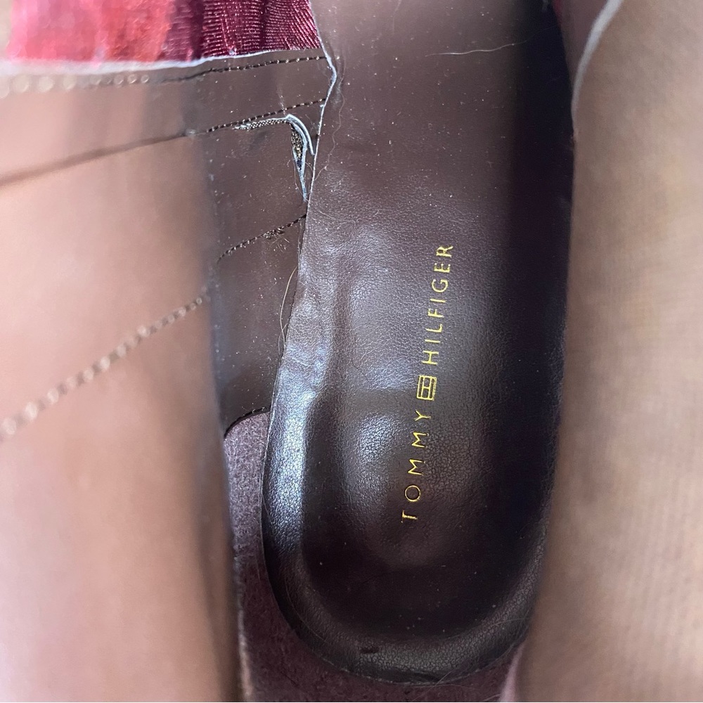 Tommy Hilfiger Chelsea Brown Suede Booties - Size: 9M - Picture 12 of 12